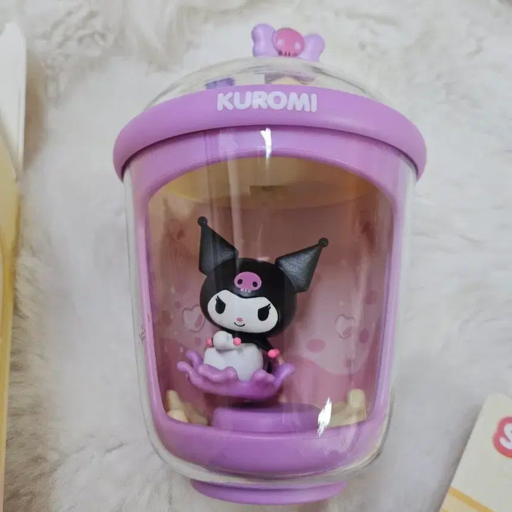 산리오 캐릭터  쿠로미 피규어