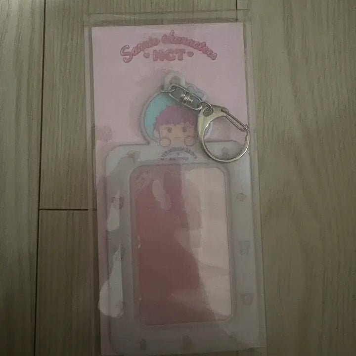 엔시티 드림 지성 산리오 카드홀더 새상품