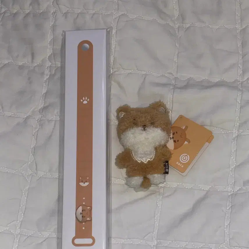 데이식스 마데워치 스트랩 + 데니멀즈 마그넷 인형