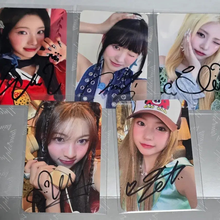 리센느 러브어택 싸인포카 양도합니다.