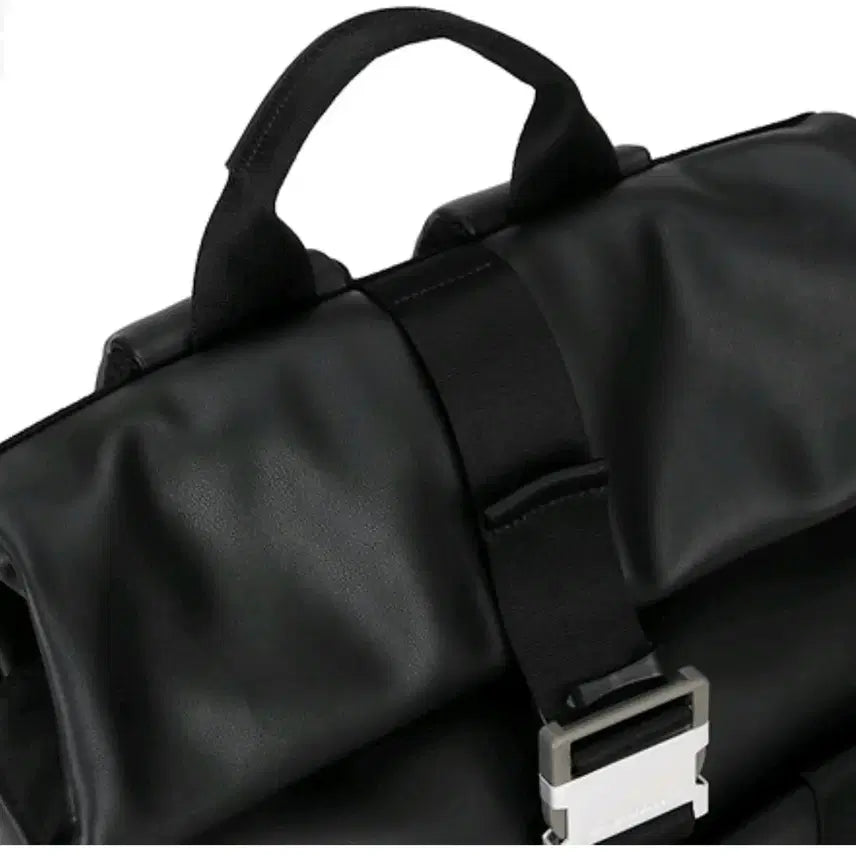 [BUNJANG] Mandarina Duck Ryu Jun-yeol Edition Backpack Sealed / 만다리나덕백팩| 면세정품|류준열백팩(미개봉 새상품)_ 선물가능