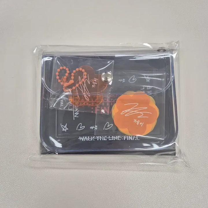 엔하이픈 웤더라 컨페티 파우치 제이