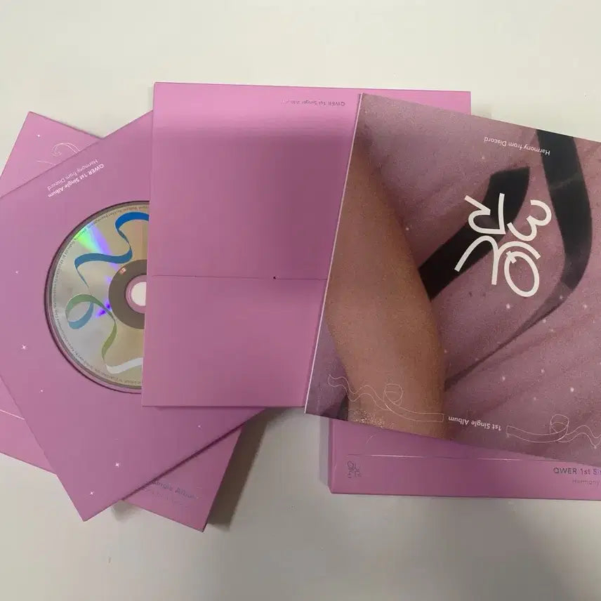 QWER 디스코드 엘범 팔아요!