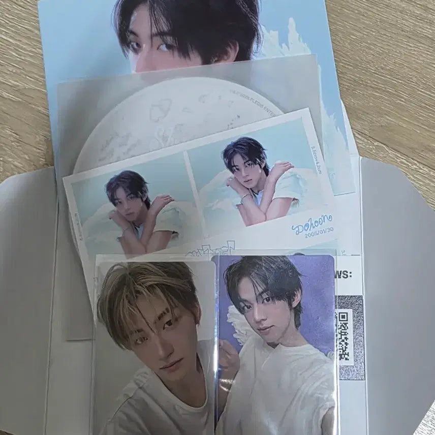 TWS Play Hard 컴팩트 앨범