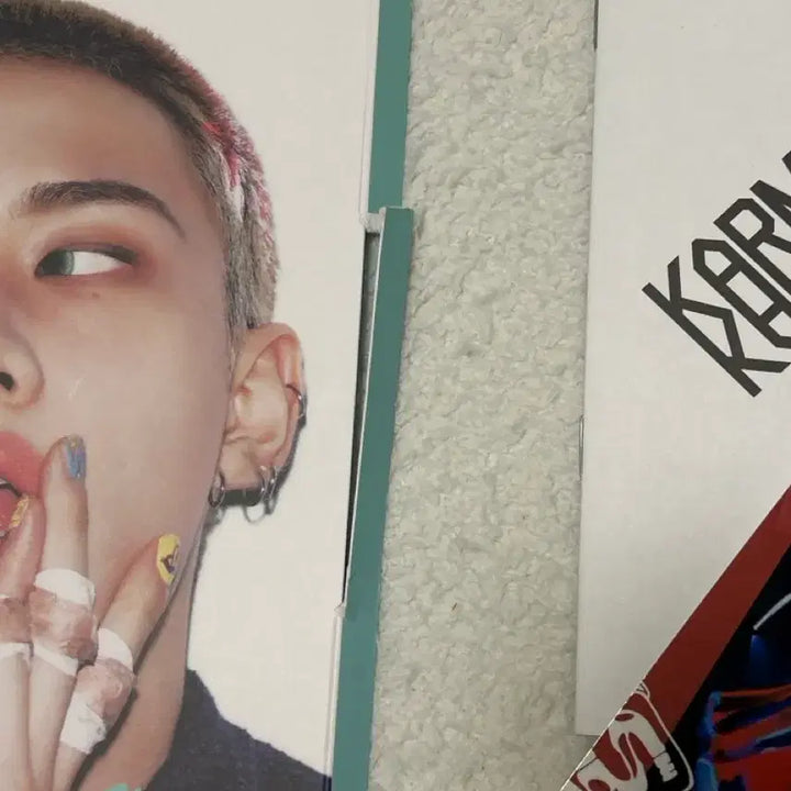 현진 카르마 앨범 현진 아코디언