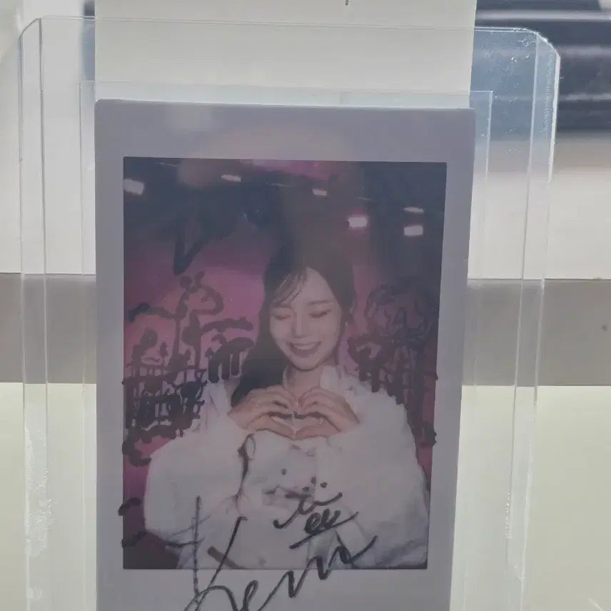 피프티피프티 키나 싸인 폴라로이드 포카