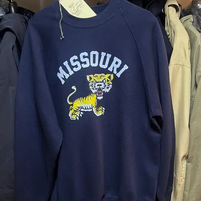 [BUNJANG] Wild Dongkey Mijuri Sweatshirt L / 와일드동키 미쥬리 맨투맨 L size