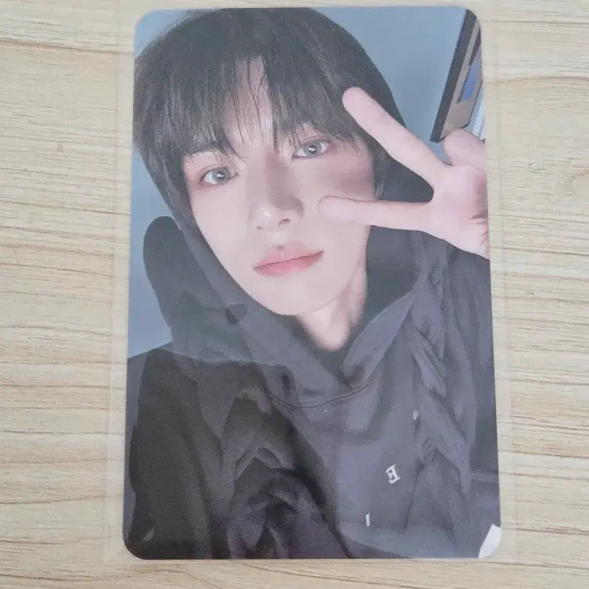 투모로우 위버스앨범 버전 B 후드 범규