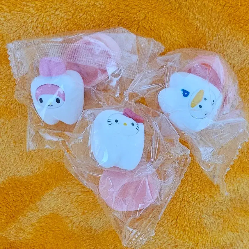 산리오 이빨 피규어