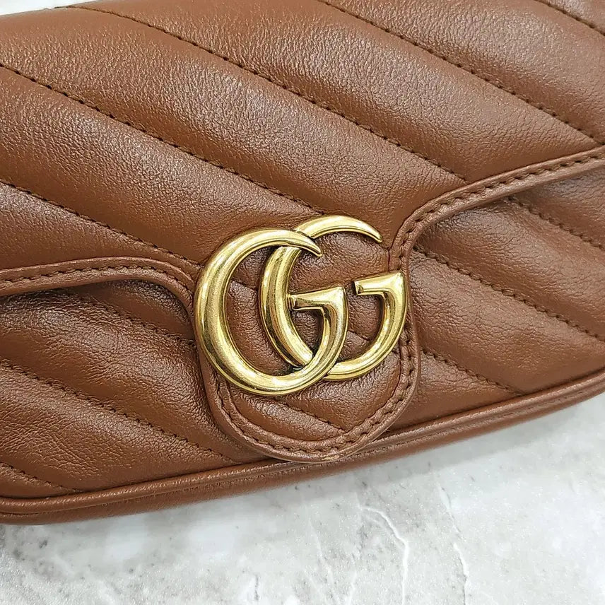[BUNJANG] Gucci GG Marmont Super Mini Chain Crossbody Bag / 구찌 GG 마몽 수퍼미니 체인 크로스백 476433