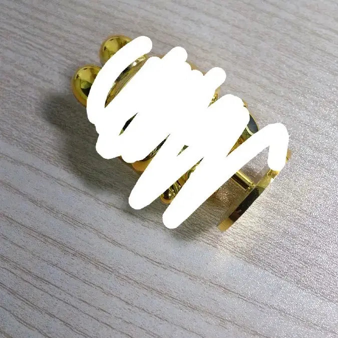 판매)픽셀리 수현 황금피규어 팝니다