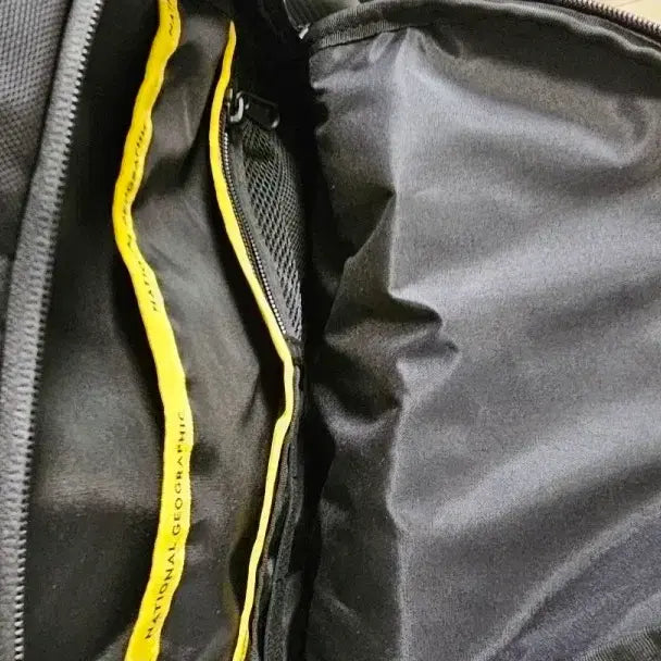 [BUNJANG] National Geographic Black Backpack / 내셔널지오그래픽 블랙 백팩 가방