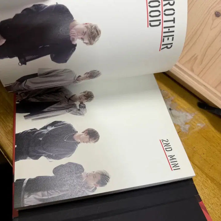 VAV(브이에이브이)친필싸인앨범BROTHERHOOD[미니2집],2016년