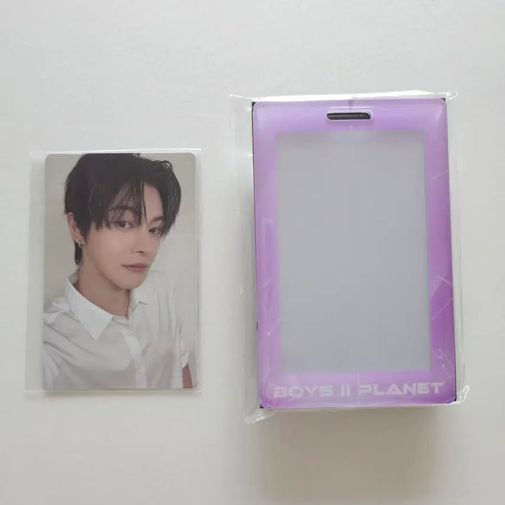 보이즈2플래닛 아카이브 전시회 2주차 포카+포토 홀더 세트 - 이리오 A