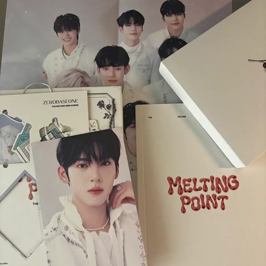 제로베이스원 Melting Point 앨범