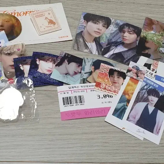 투바투 태현 리얼리티 두장 세트와 포토 핀 카드 팔아요