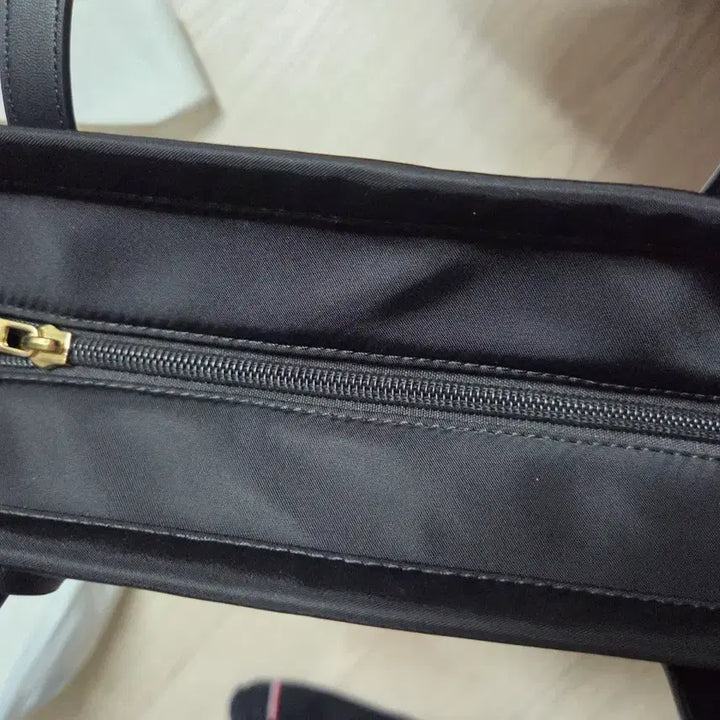 [BUNJANG] Hazzys Nylon Shoulder Bag / 헤지스 나일론 숄더백