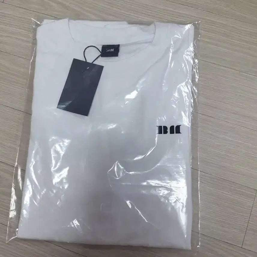 베이비몬스터 화이트 반팔 티셔츠 새상품