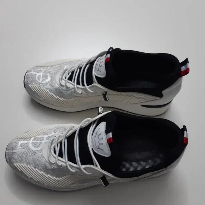 [BUNJANG] Women's Running Shoes (Size 240) / 여성슈베운동화240