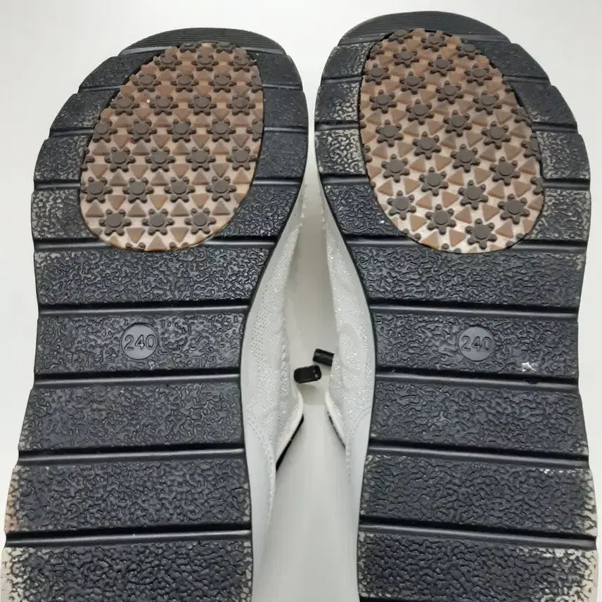 [BUNJANG] Women's Running Shoes (Size 240) / 여성슈베운동화240