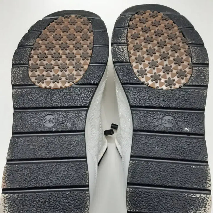 [BUNJANG] Women's Running Shoes (Size 240) / 여성슈베운동화240