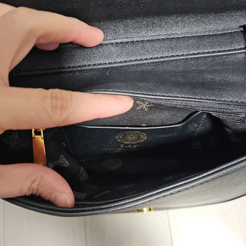 [BUNJANG] LAP Black Crossbody Bag / LAP 블랙 크로스백 가방