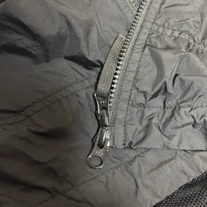 [BUNJANG] Stone Island 23SS M Windbreaker / 스톤아일랜드 크링클랩스 23ss M 후드 바람막이