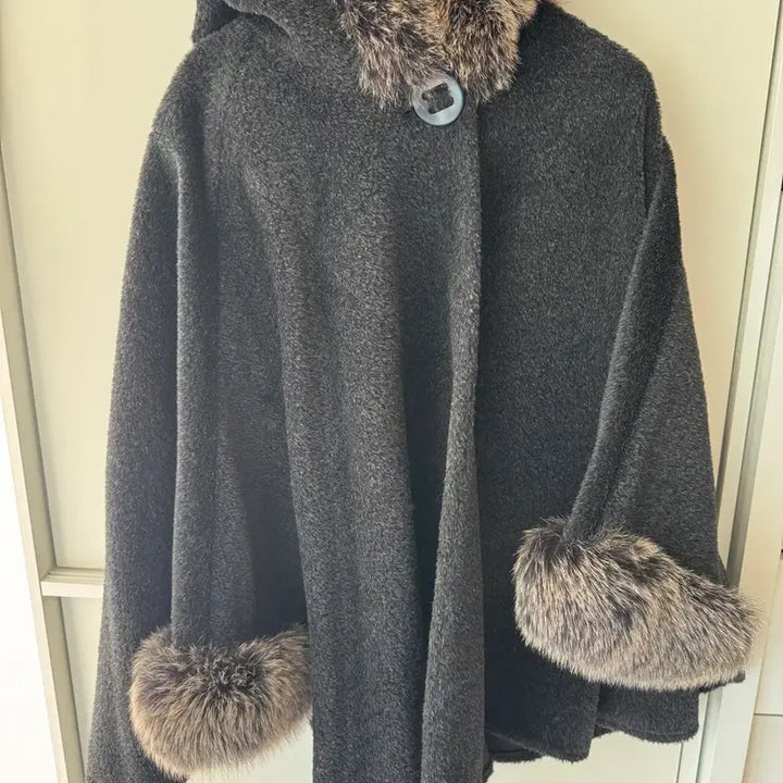 [BUNJANG] Saga Fox Cape Coat / 사가폭스 케이프 망토 모피