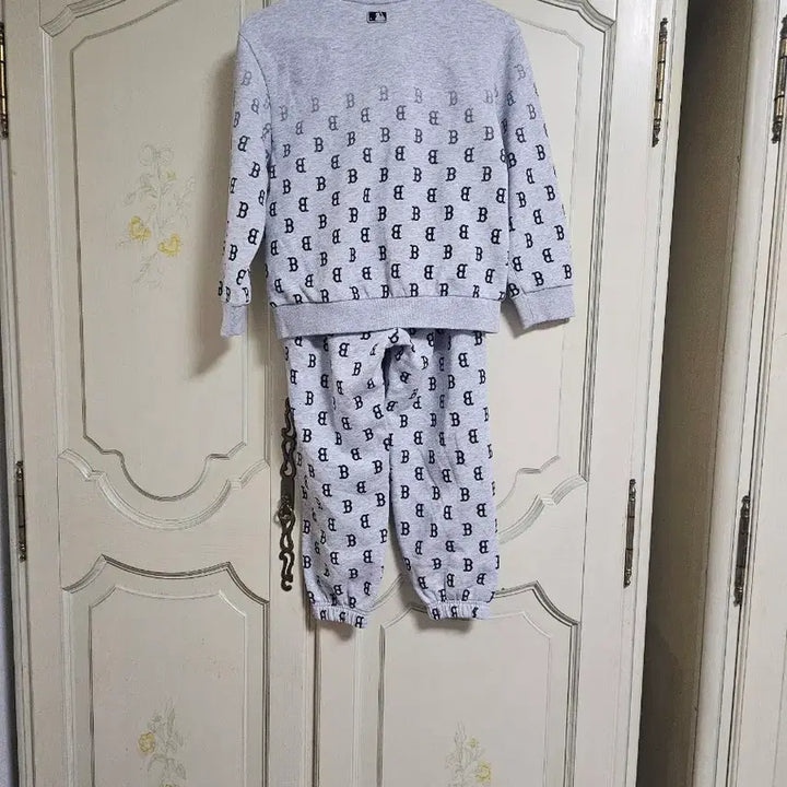 [BUNJANG] MLB Kids Monotive Travel Set (130) / MLB 키즈 모노티브 트래블 세트(130)