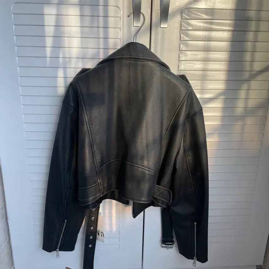 [BUNJANG] Zara Vintage Faux Leather Crop Biker Jacket (M) / 자라 공홈 빈티지 페이크 레더 크롭 바이커 점퍼(M)