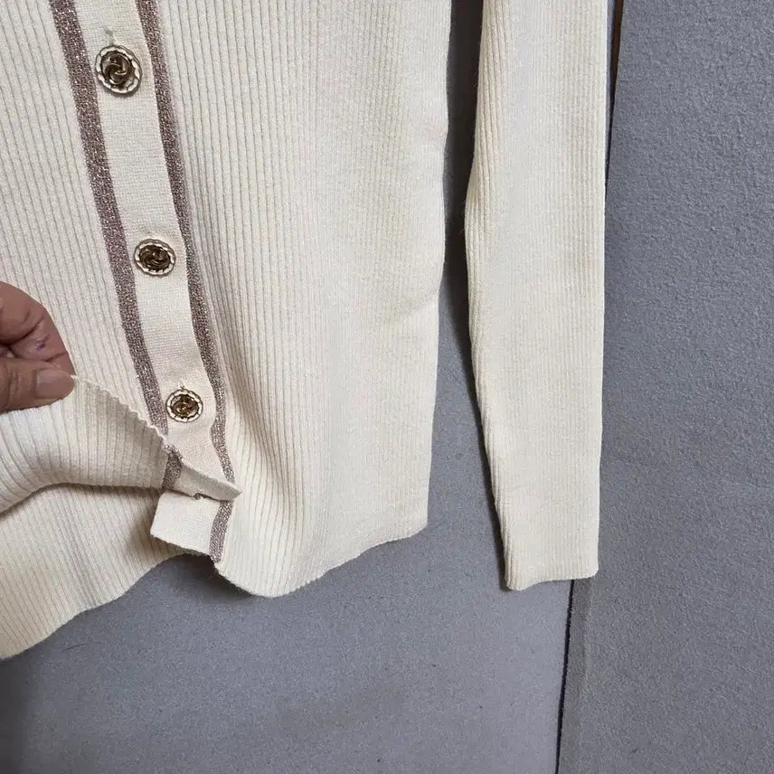 [BUNJANG] Unknown Item 55 Cardigan Knit / 아이잣바바 브이넥 가디건 니트 55  n2212