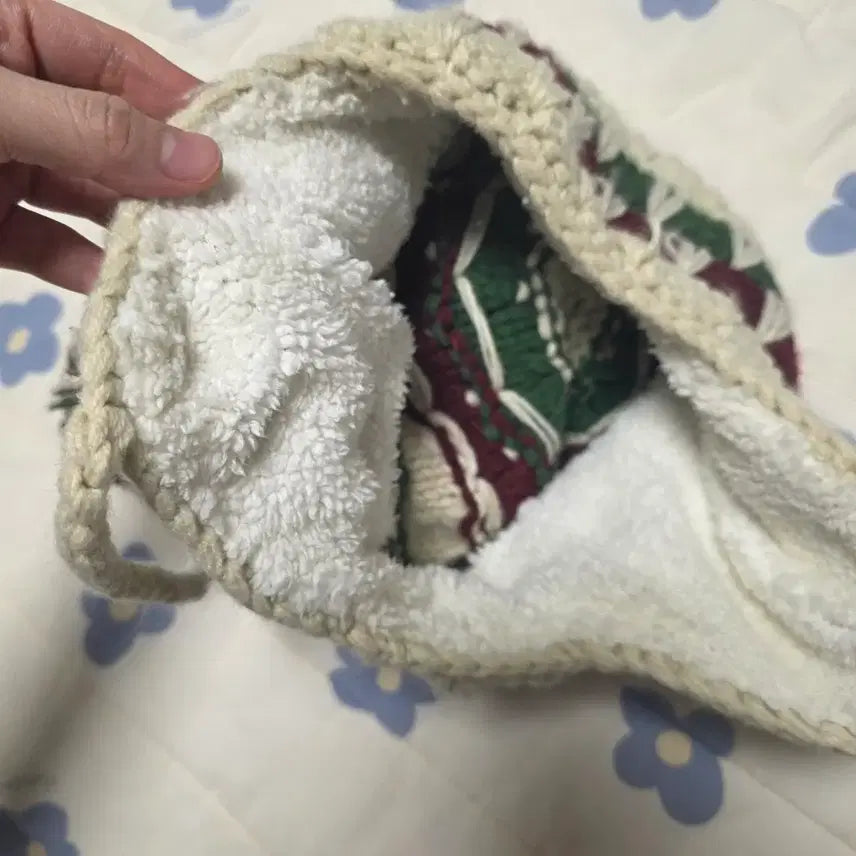 [BUNJANG] Women's Knit Hat with Ear Flaps / 폼폼이 털모자 귀덮개 니트 모자 여성용