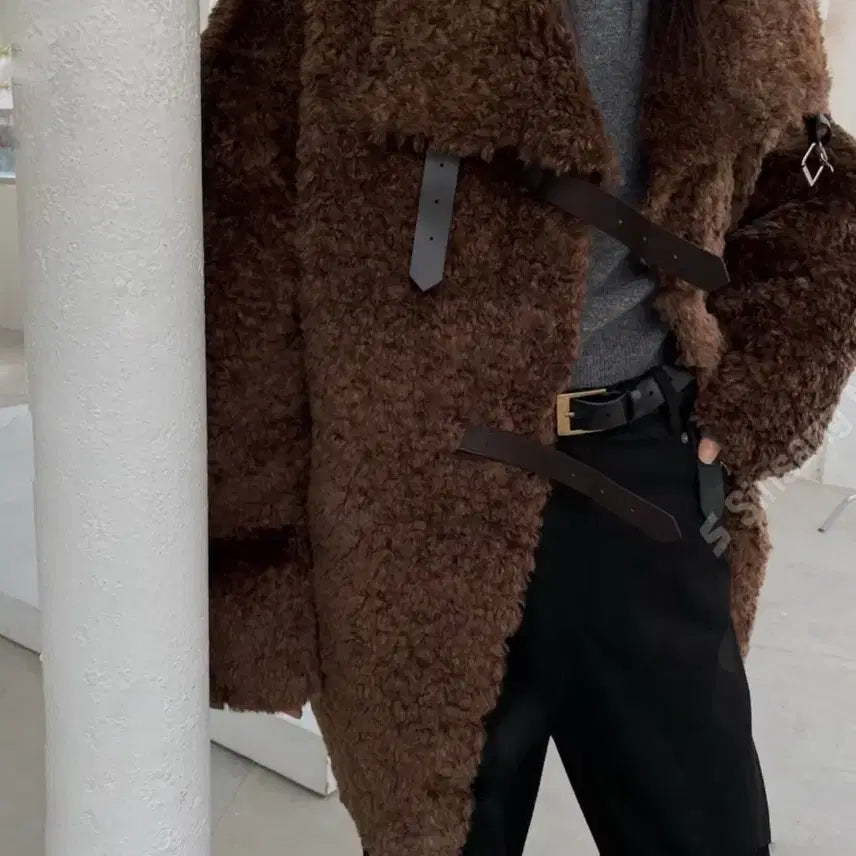 [BUNJANG] Buckled Fur Mouton Coat / 버클 퍼 무스탕