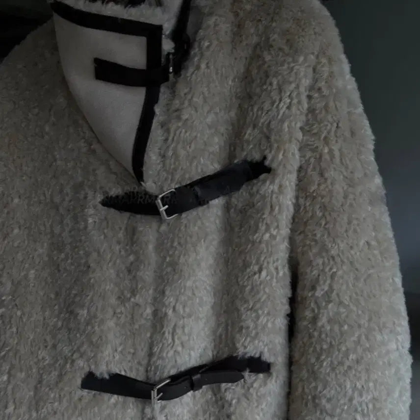 [BUNJANG] Buckled Fur Mouton Coat / 버클 퍼 무스탕