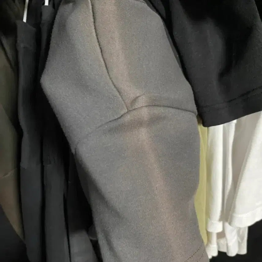 [BUNJANG] Koi Seo Ribbon Strap T-Shirt / 코이세이오 리본 스트랩 티셔츠