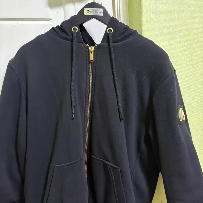 [BUNJANG] Moose Knuckles Bunny Sweatshirt Limited Edition / 무스너클 버니스웨터 한정판