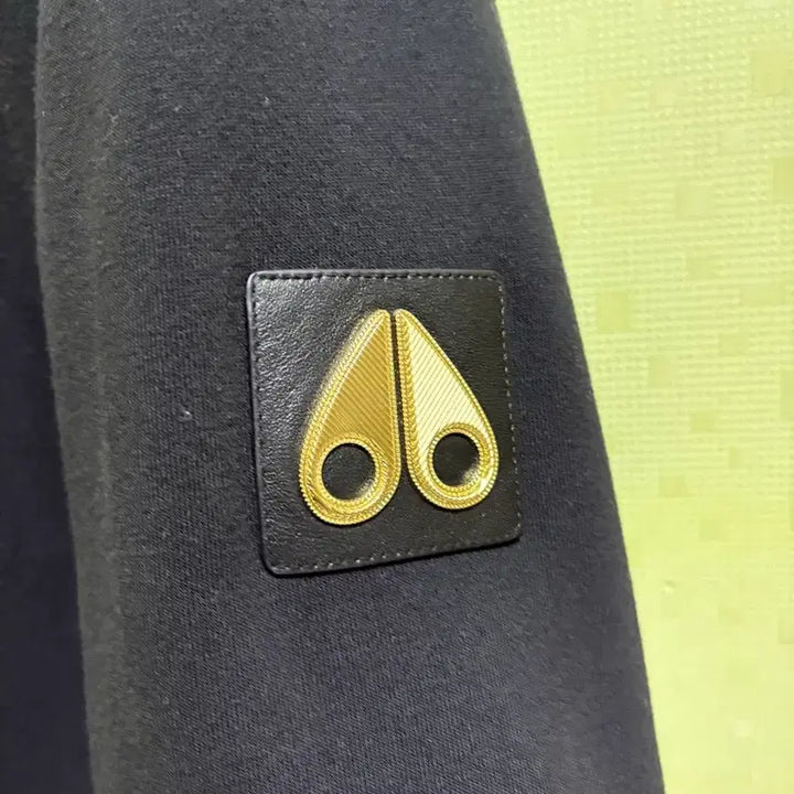 [BUNJANG] Moose Knuckles Bunny Sweatshirt Limited Edition / 무스너클 버니스웨터 한정판