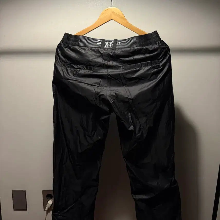 [BUNJANG] Calvin Klein Coated Pants / Calvin klein 캘빈 클라인 코팅 팬츠