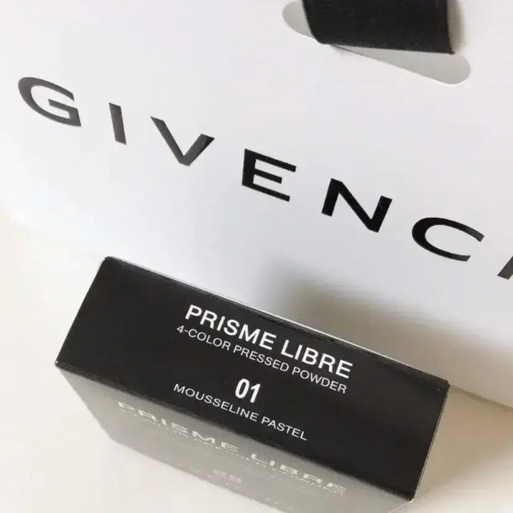 [BUNJANG] Givenchy Prisme Libre Pressed Powder N01 Mousseline Pastel / 지방시 프리즘 리브르 프레스드 파우더 N01 무슬린 파스텔