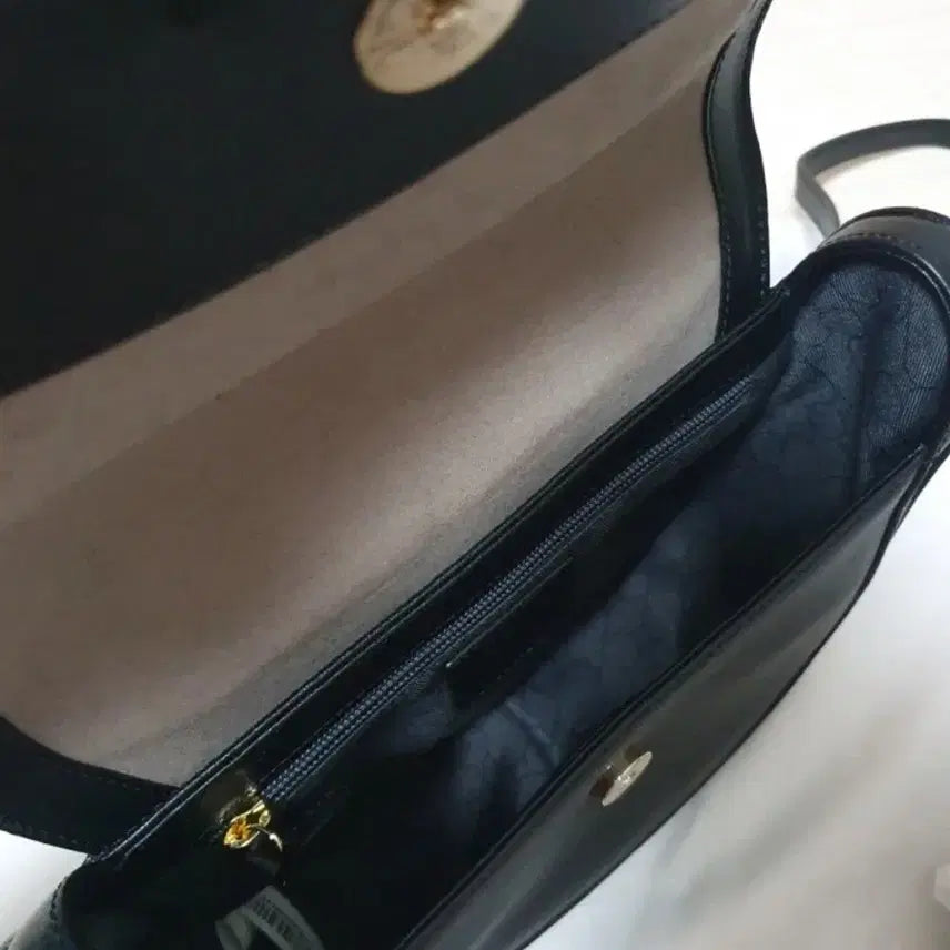 [BUNJANG] Ohyani Crossbody Bag / 오야니 가방 크로스백 블랙 검정