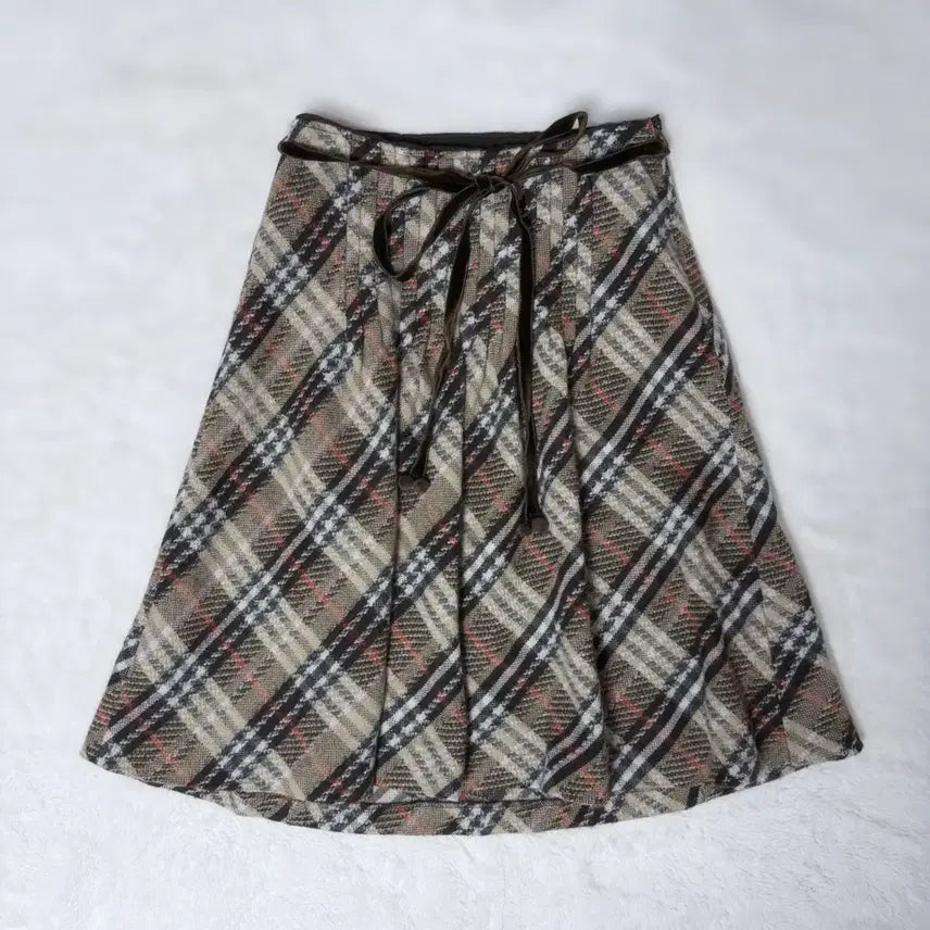 [BUNJANG] Burberry Blue Label Skirt / Burberry 버버리 블루라벨 대대장 삼대장 라떼갸루 초코 로걀 스커트