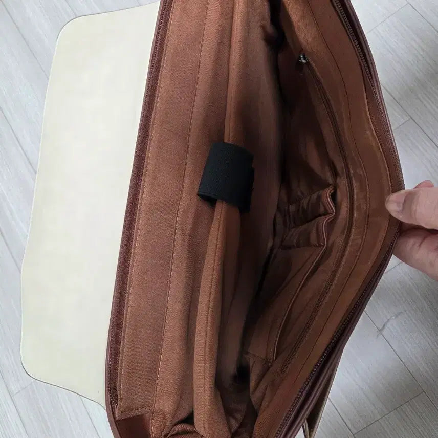 [BUNJANG] Echossy Laptop Bag / 에코수시 노트북가방 크로스백 숄더백 가방