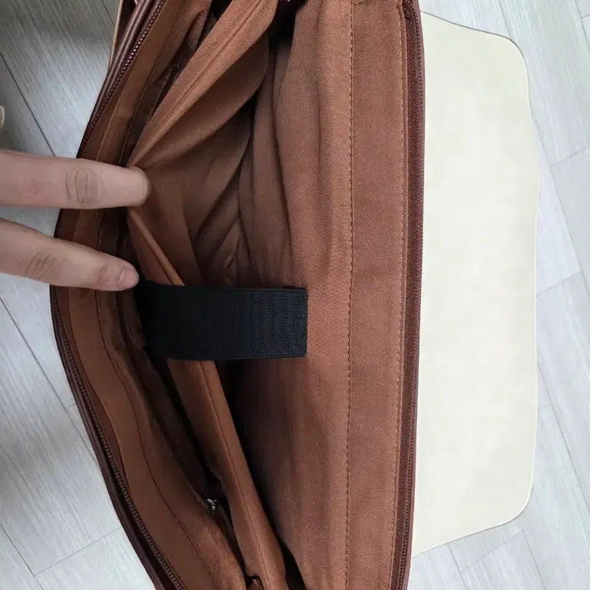 [BUNJANG] Echossy Laptop Bag / 에코수시 노트북가방 크로스백 숄더백 가방