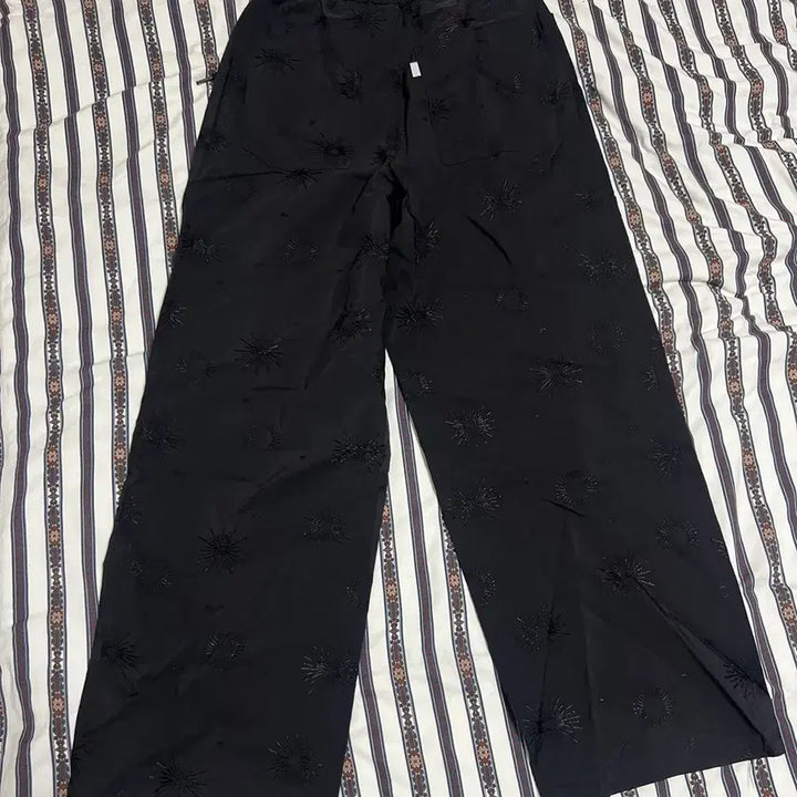 [BUNJANG] Youth Jacquard Wide-Leg Slacks / 유스 자카드 와이드슬랙스