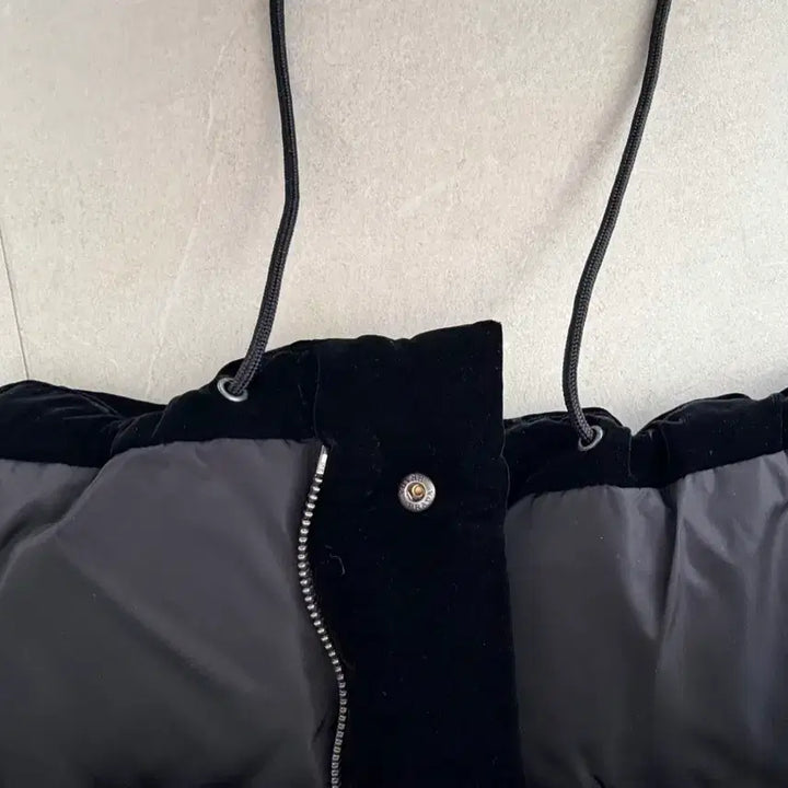 [BUNJANG] Prada Velvet Two-Way Crop Padded Jacket / Prada 프라다 벨벳 투웨이 크롭 패딩