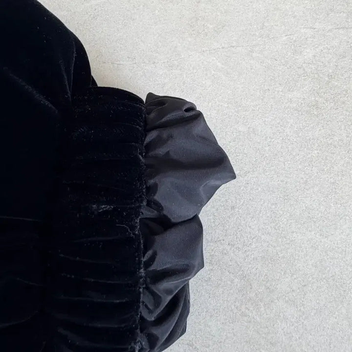 [BUNJANG] Prada Velvet Two-Way Crop Padded Jacket / Prada 프라다 벨벳 투웨이 크롭 패딩