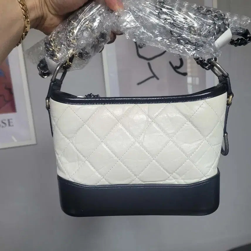[BUNJANG] Gabrielle Hobo Bag White / 샤넬 가브리엘 호보백 화이트