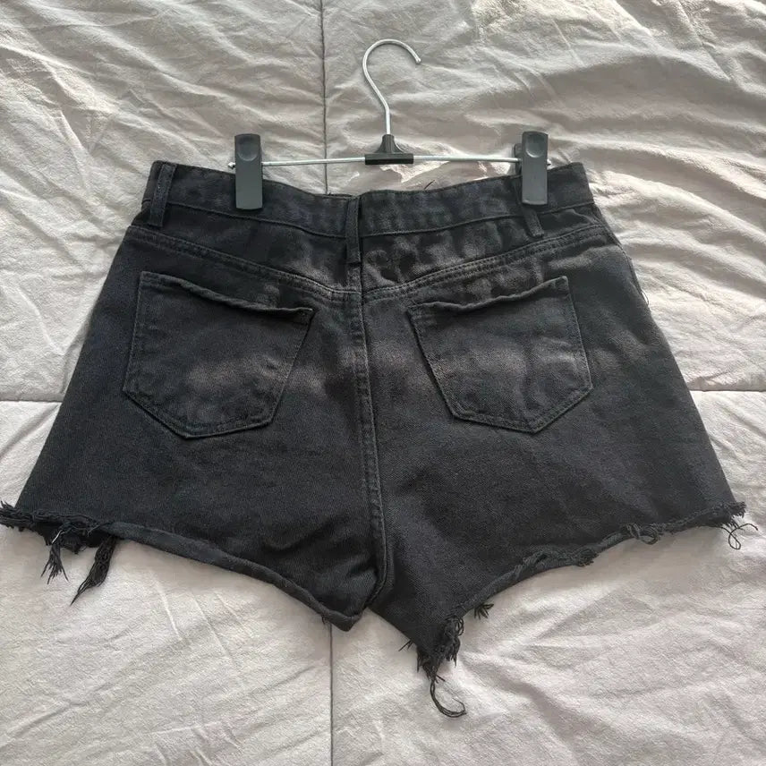 [BUNJANG] Black Denim Cutoff Shorts / 블랙 데님 컷오프 숏팬츠
