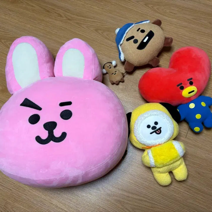 방탄 BT21 쿠키 42cm 쿠션 / 슈키 타타 치미 인형