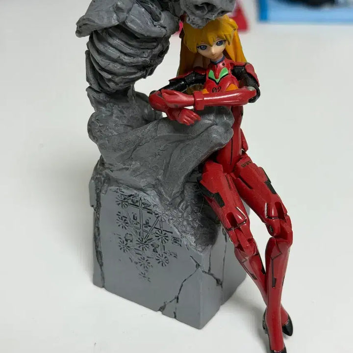 에반게리온 아스카 소년에이스 10주년 9권 한정 피규어